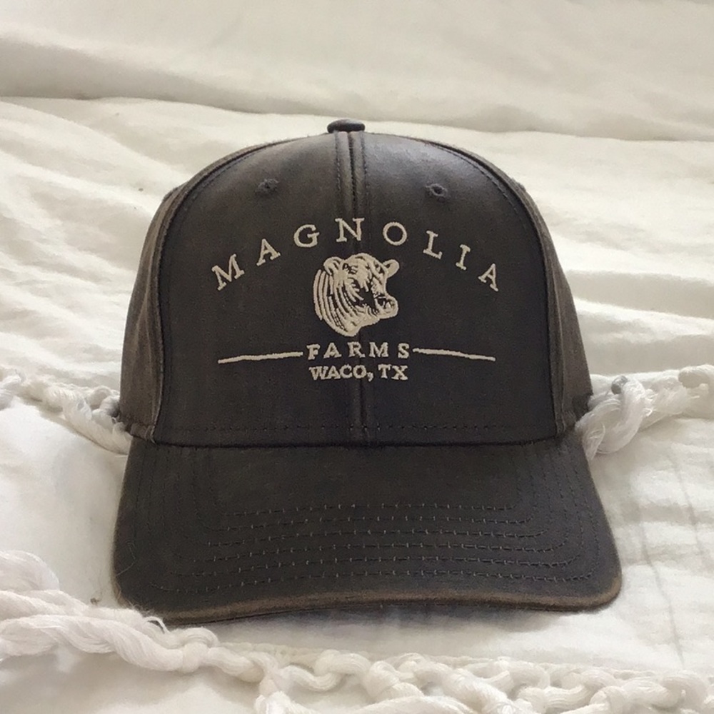Magnolia cap